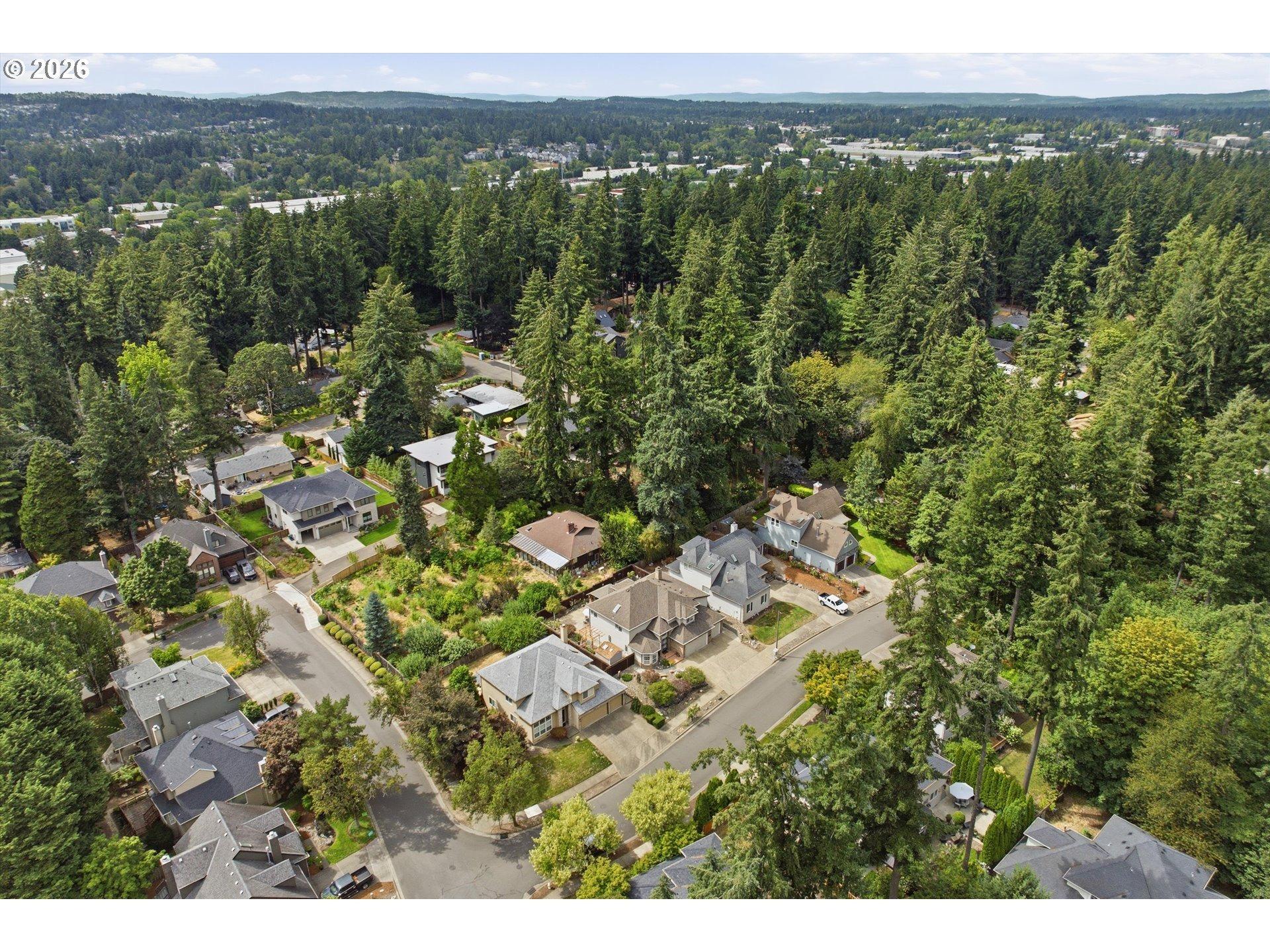 Wight Ln, Lake Oswego, OR 97035