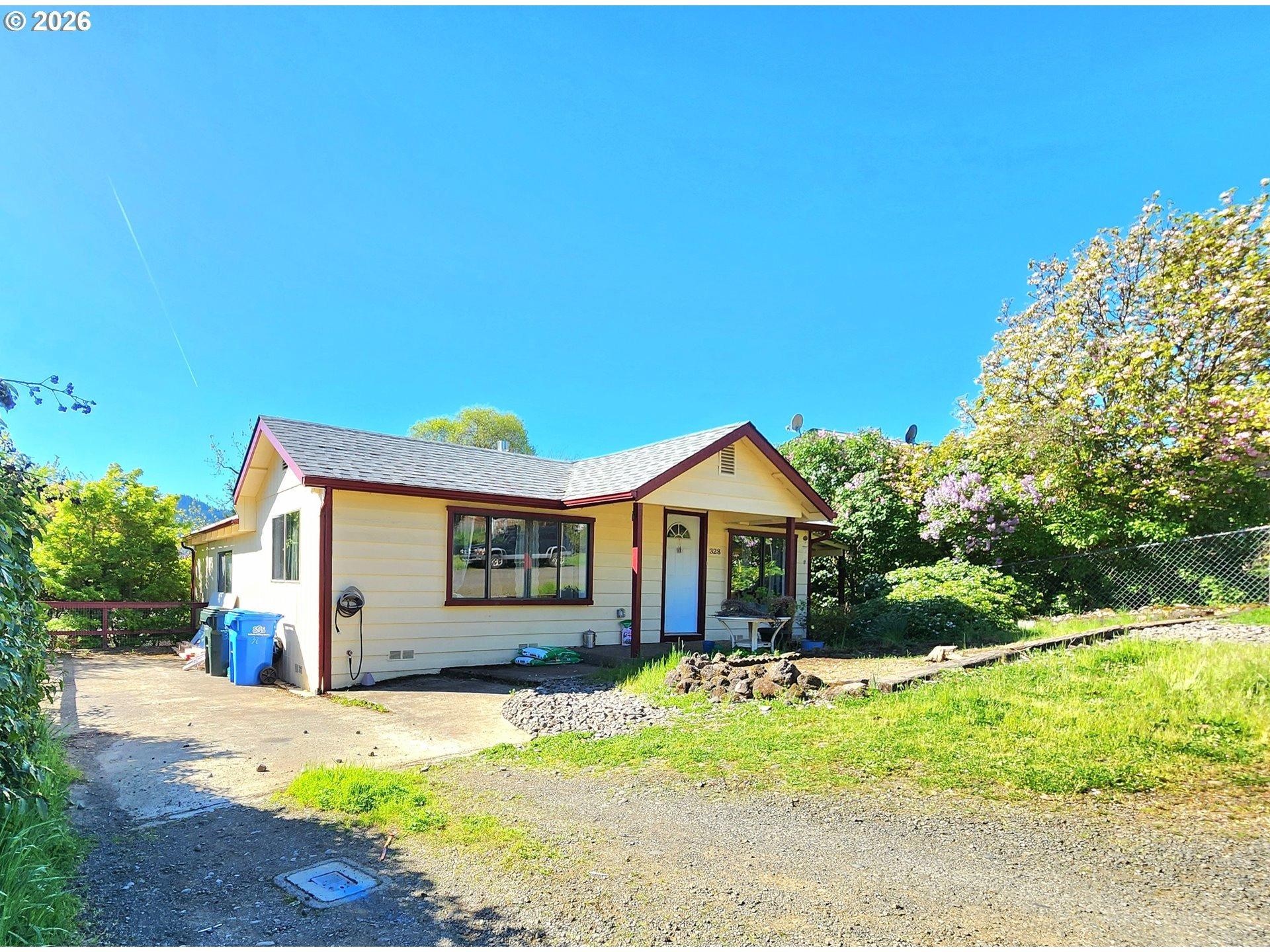 E Fifth Ave, Sutherlin, OR 97479