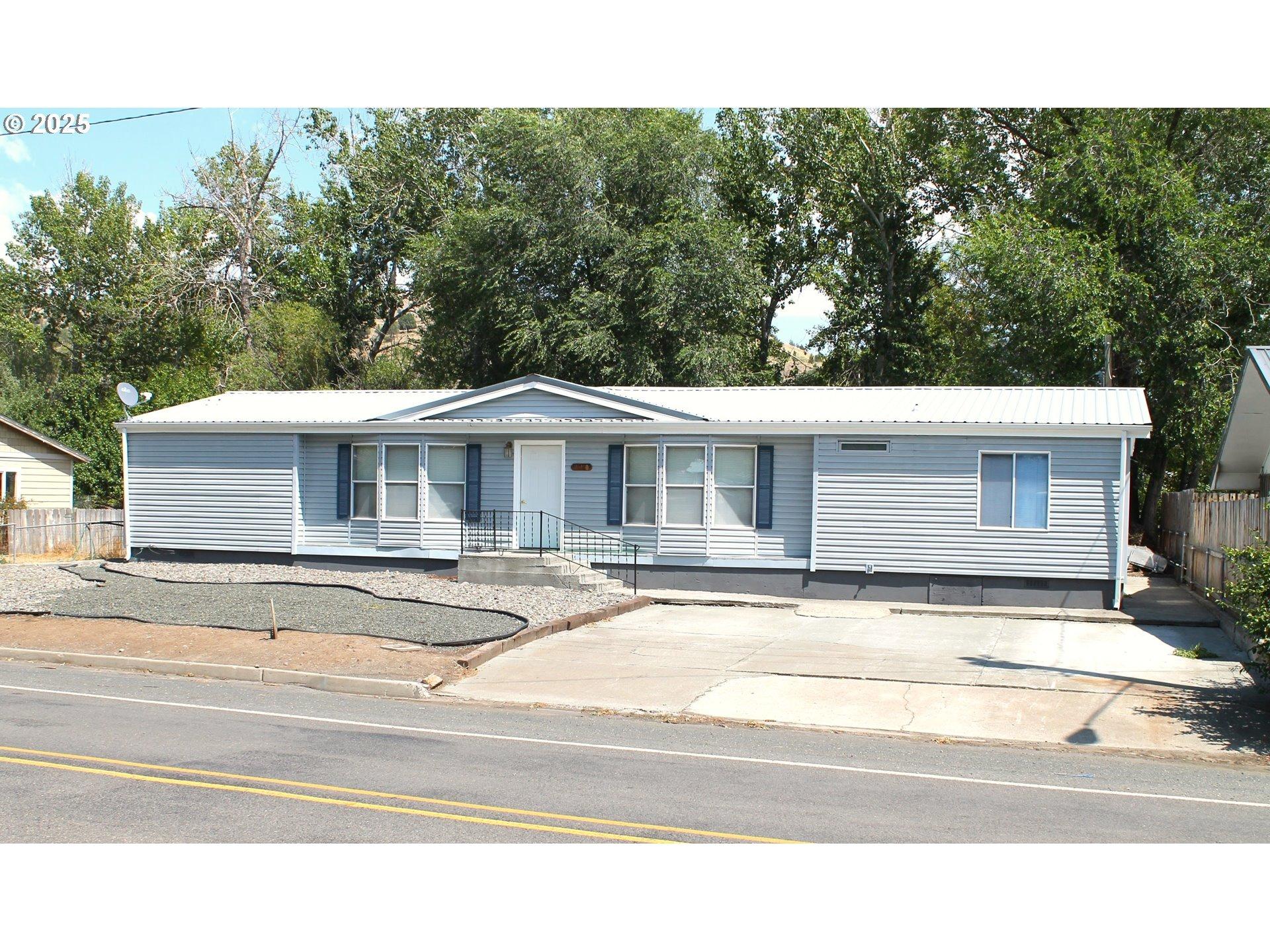 N Mountain Blvd, Mount Vernon, OR 97865