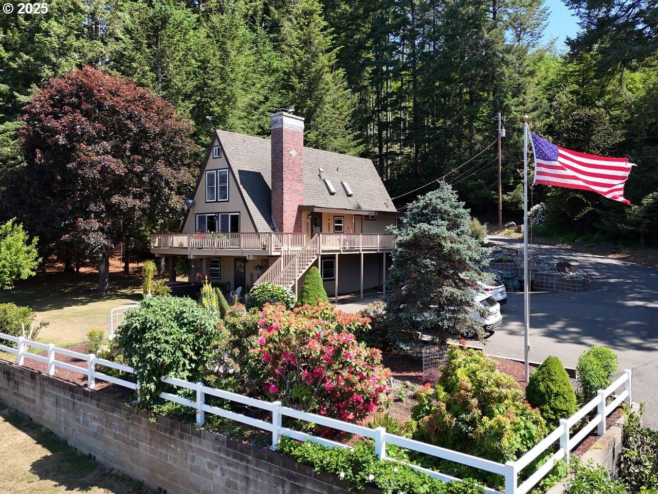 Rainbow Rock Rd, Brookings, OR 97415