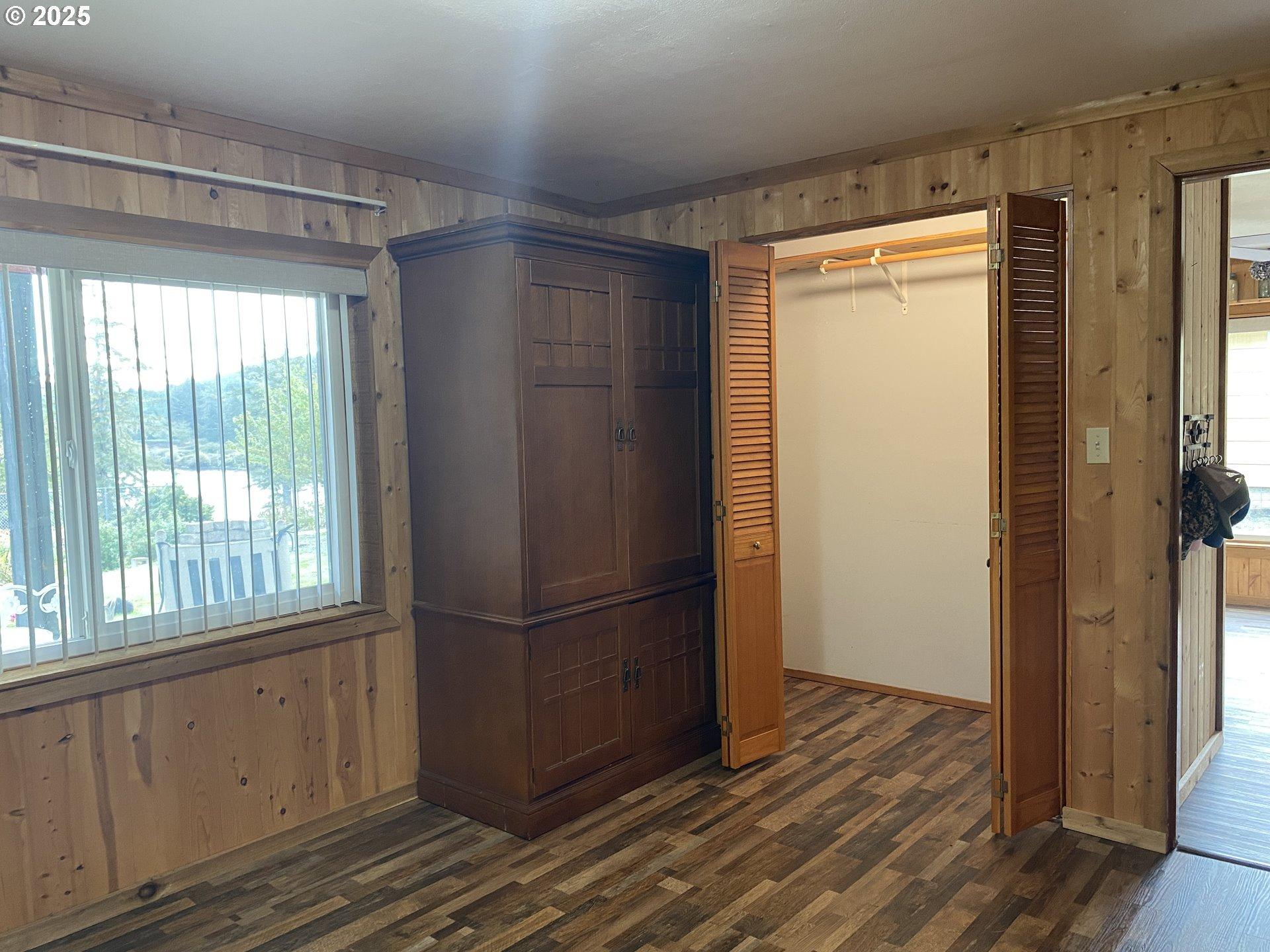 S 18th St, Reedsport, OR 97467
