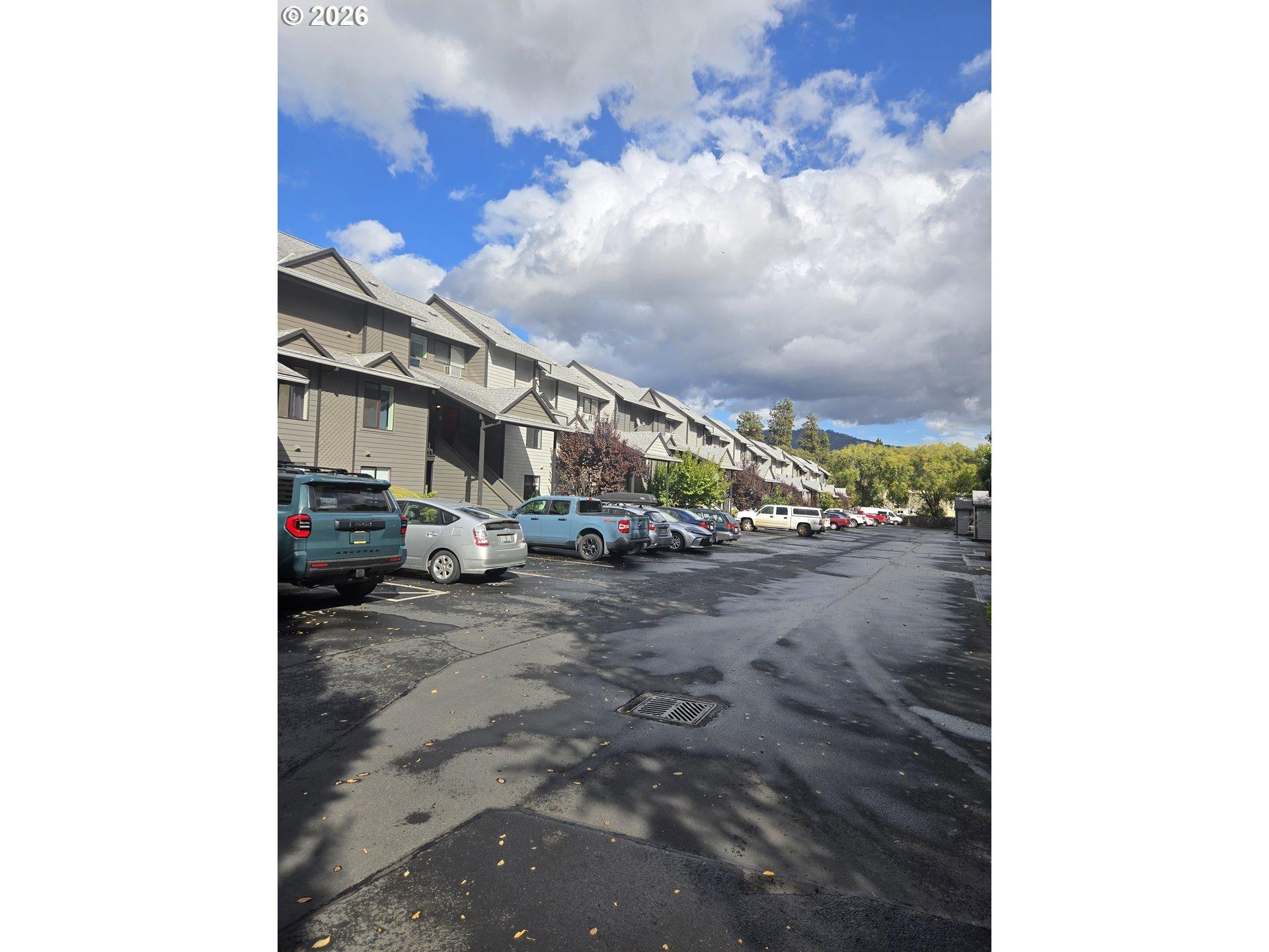 N 15th St, Hood River, OR 97031