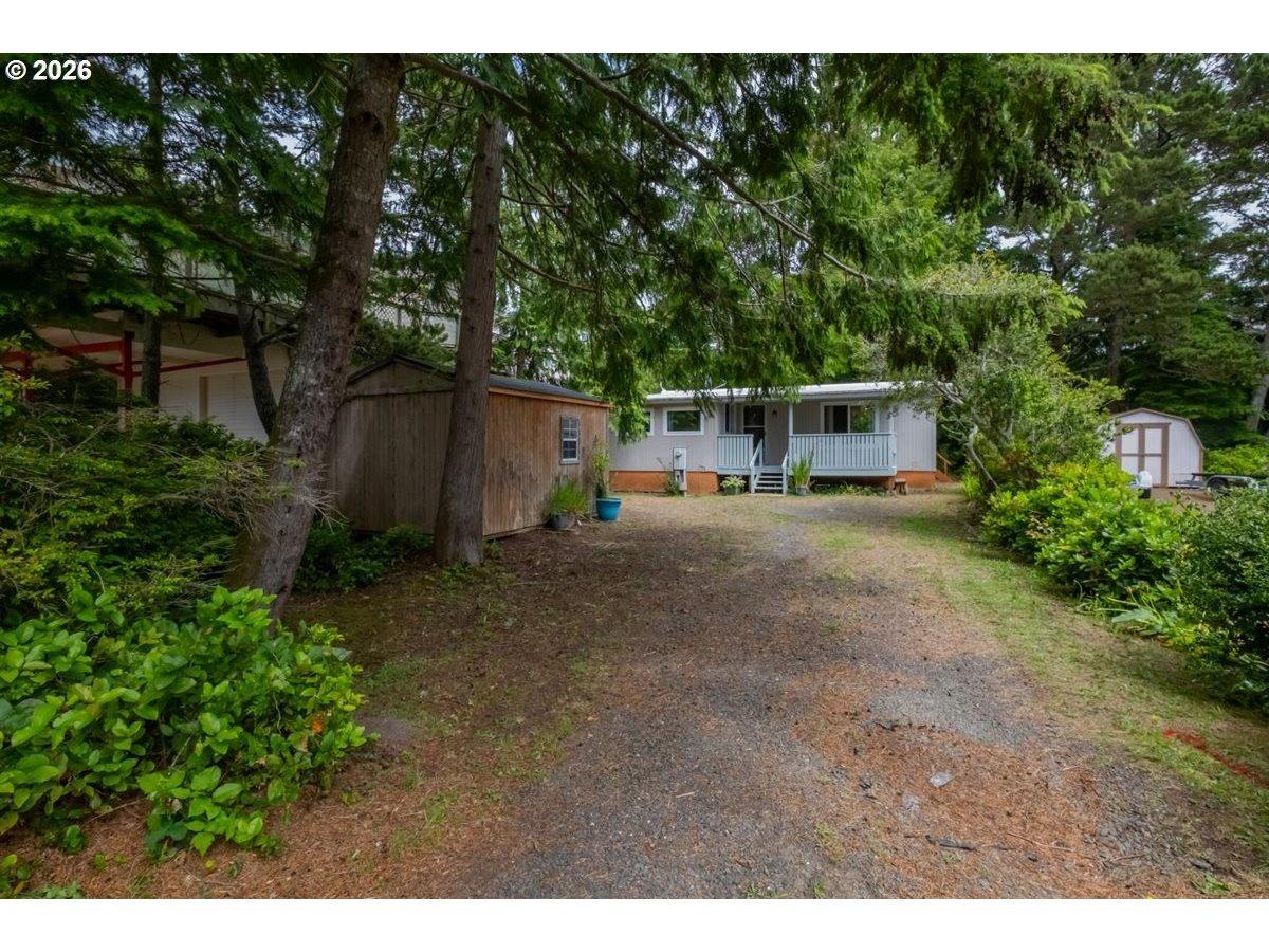 Se Hazelton Pl, Depoe Bay, OR 97341