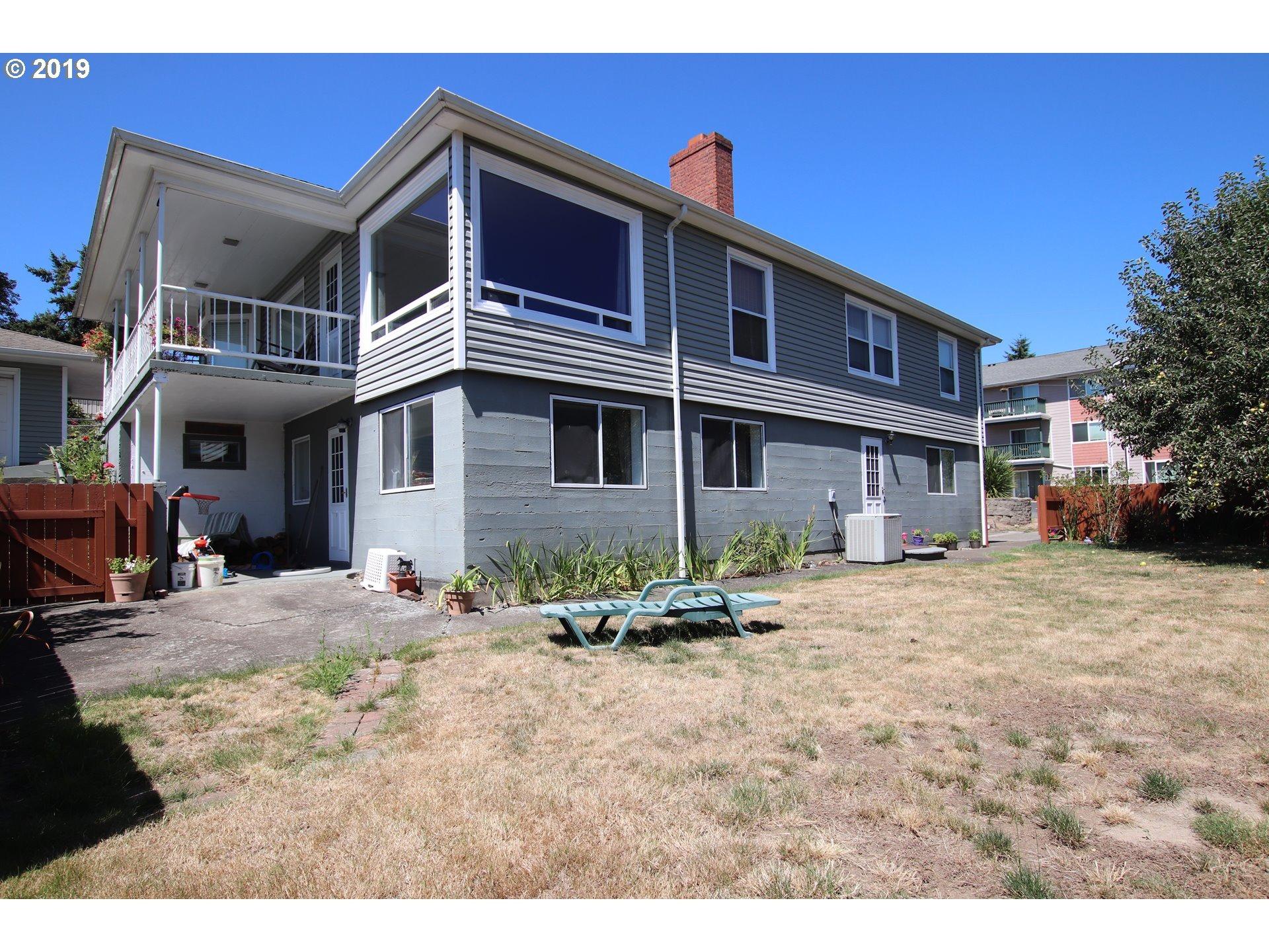 Holly St, Kelso, WA 98626