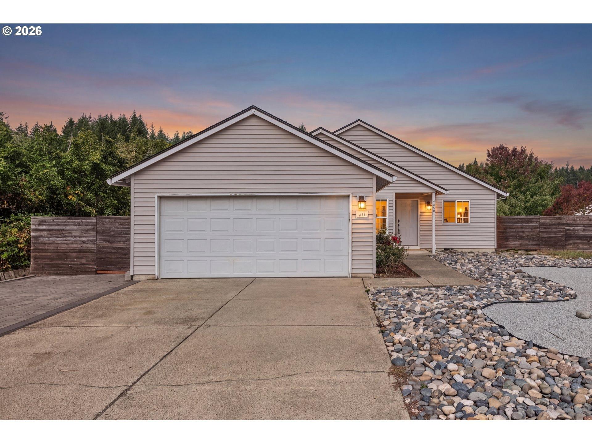 Ash St, Dayton, OR 97114