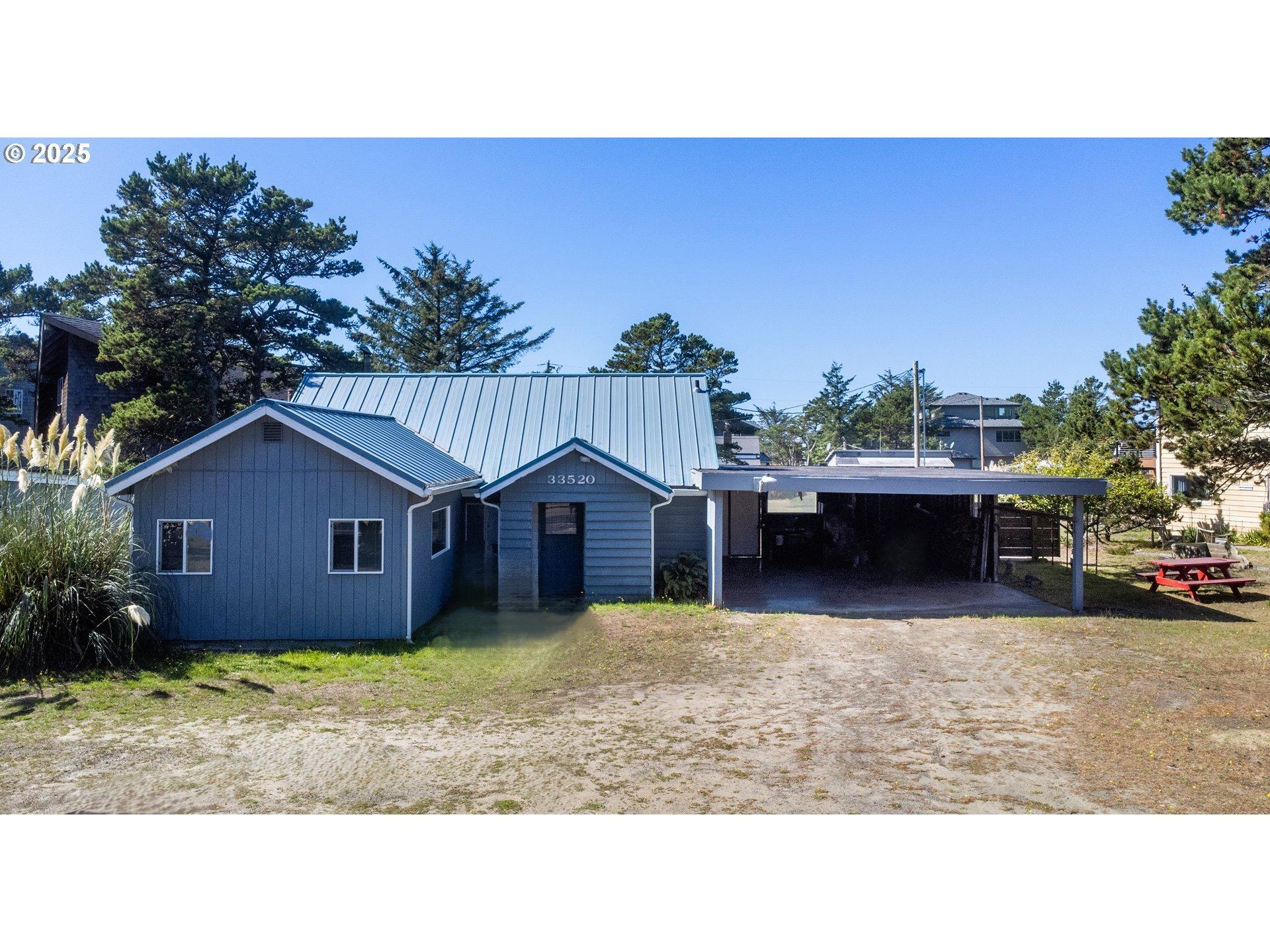 Cape Kiwanda Dr, Pacific City, OR 97135
