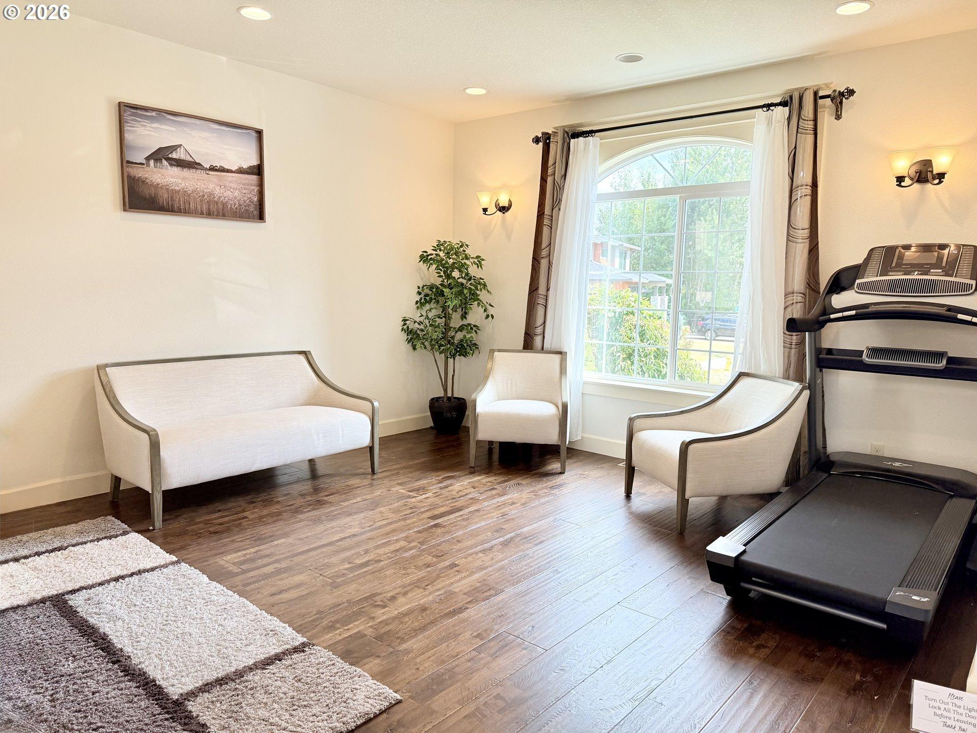 Se Ellen Dr, Clackamas, OR 97015