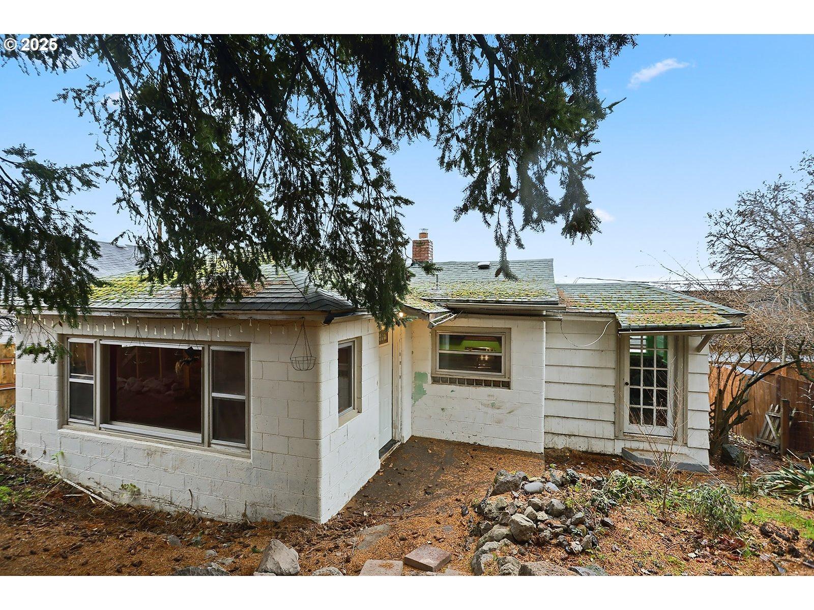 W 13th St, The Dalles, OR 97058