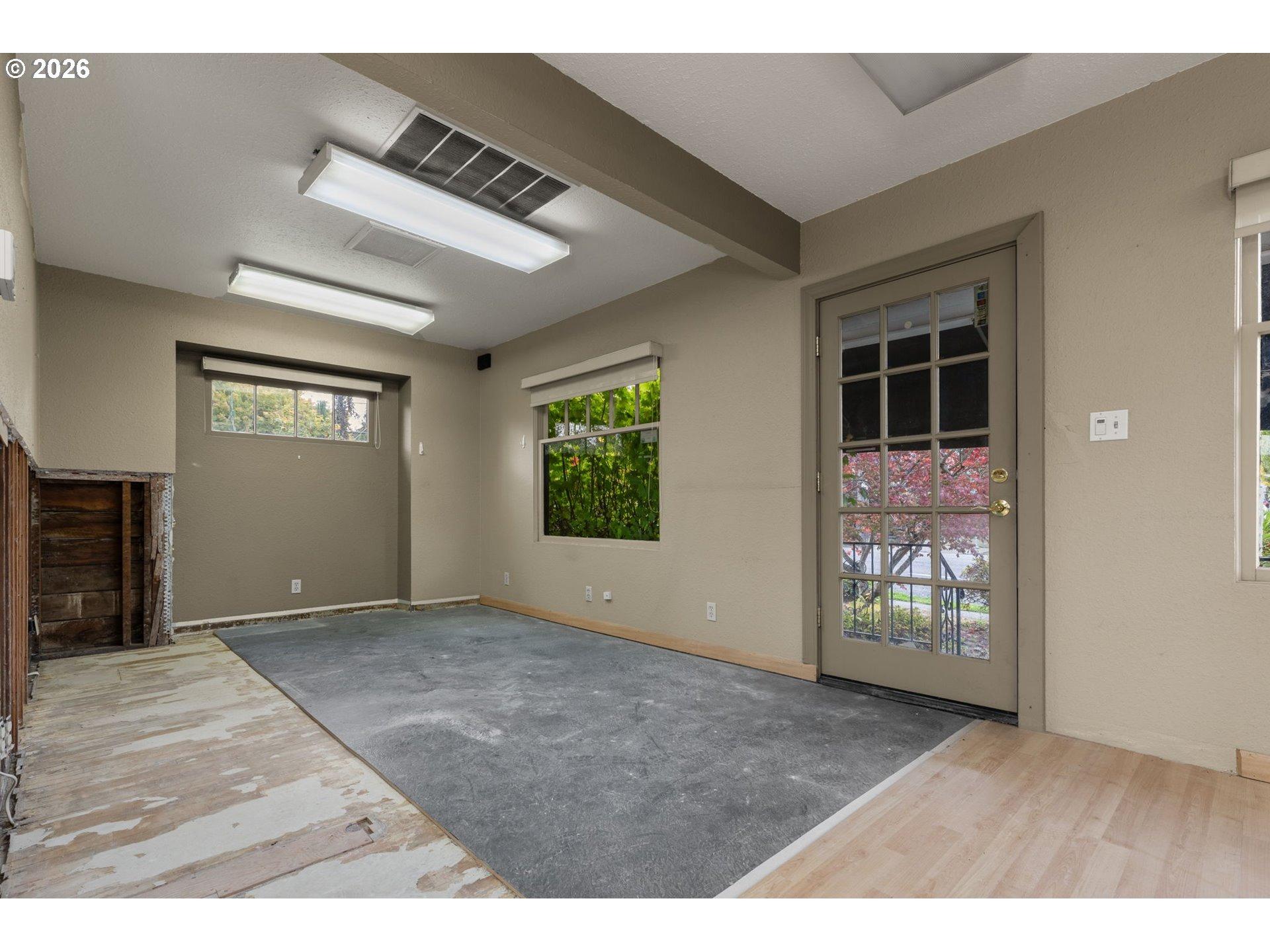 E Burnside St, Portland, OR 97215