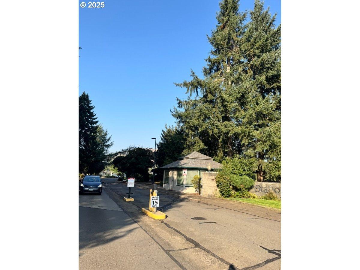 Devonshire Dr, Eugene, OR 97405