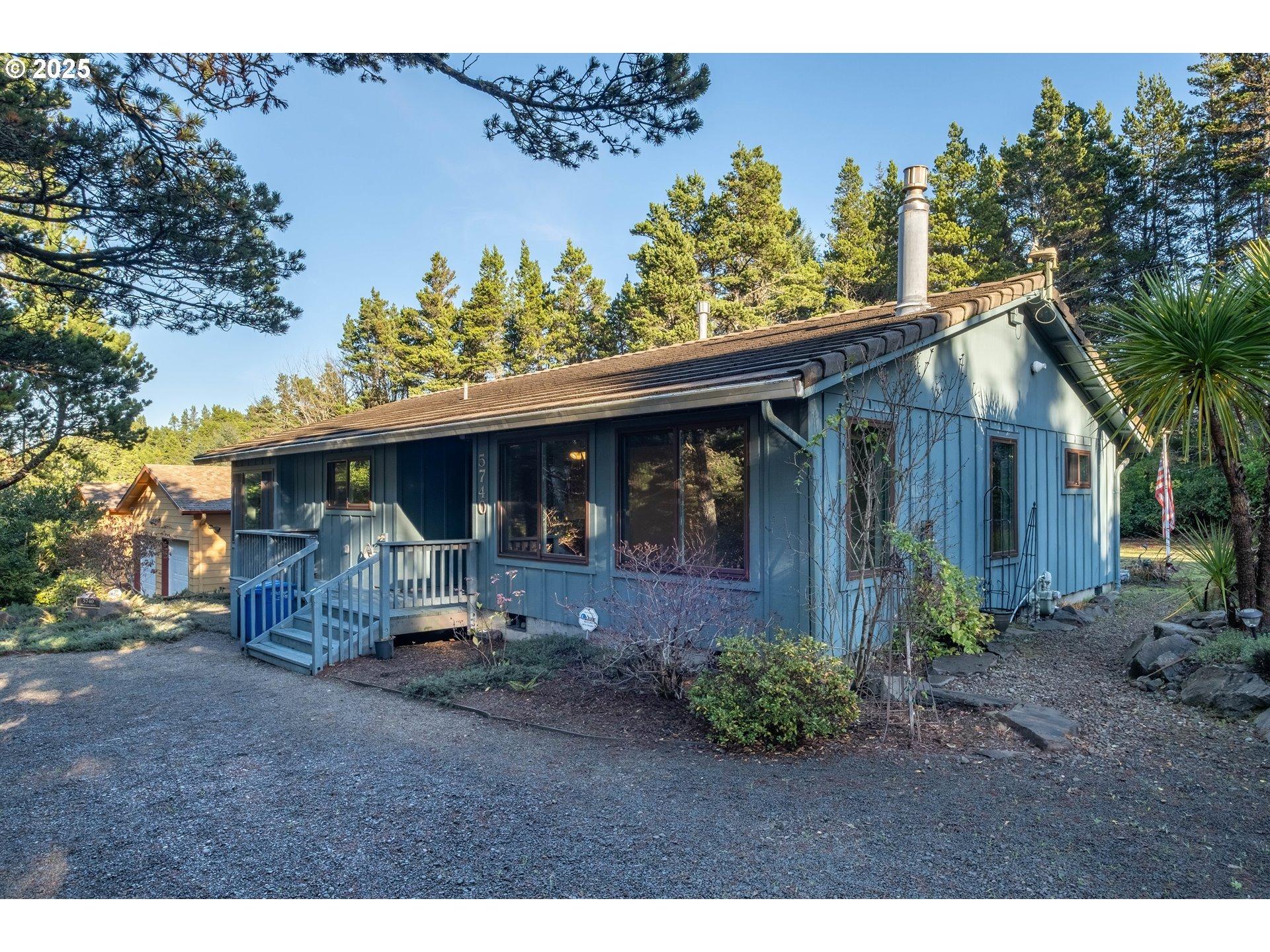 Palisades Dr, Lincoln City, OR 97367