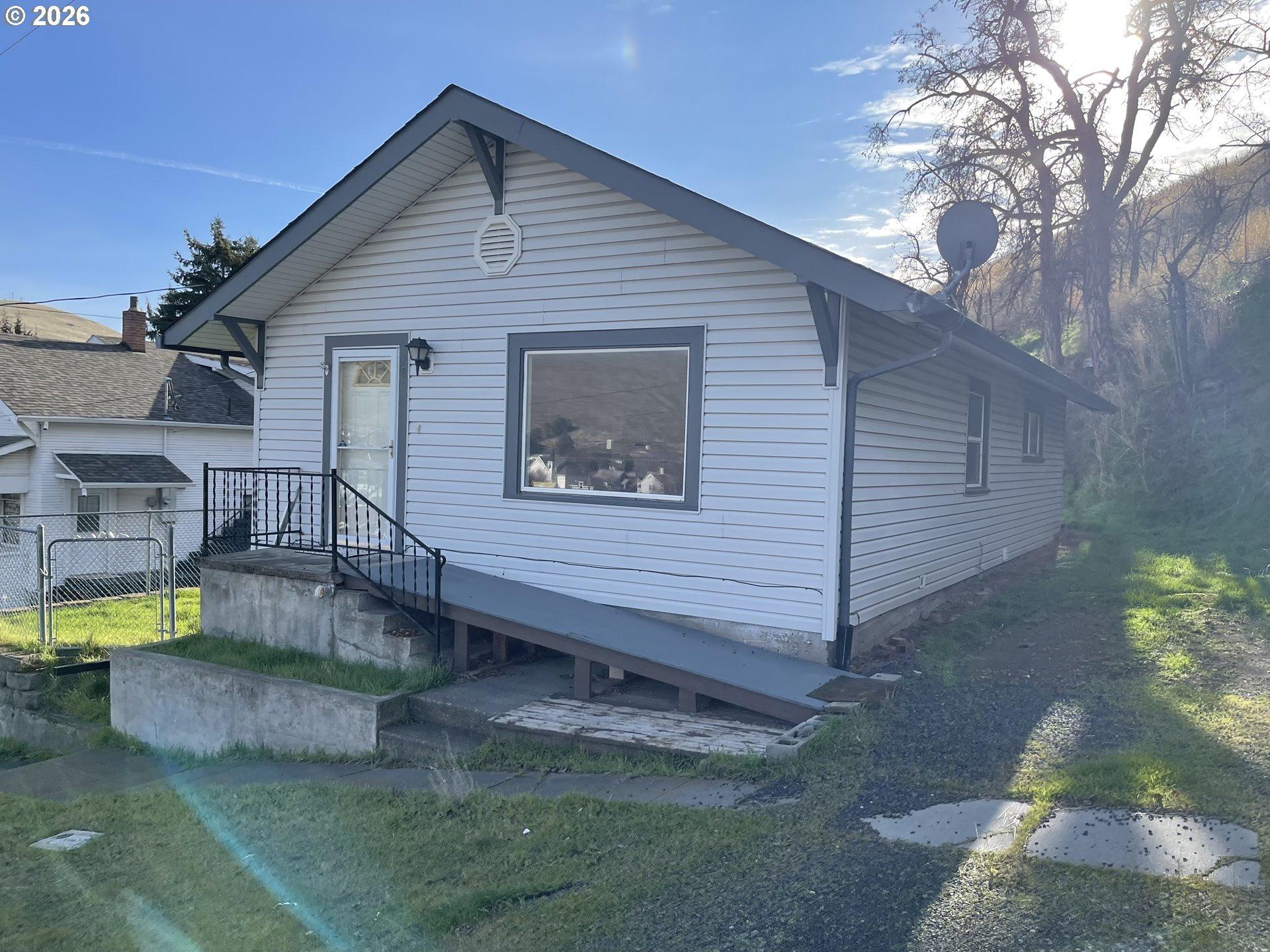 W Center St, Heppner, OR 97836