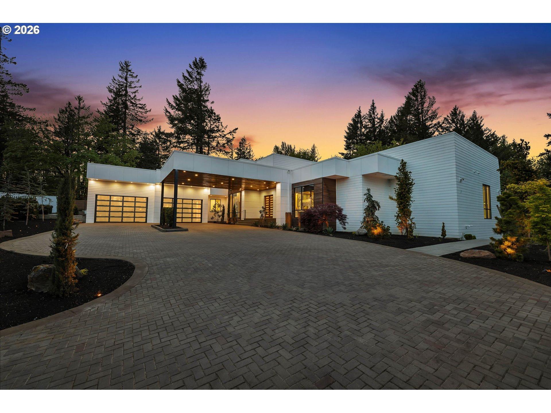 Se Hilltop Ct, Happy Valley, OR 97086
