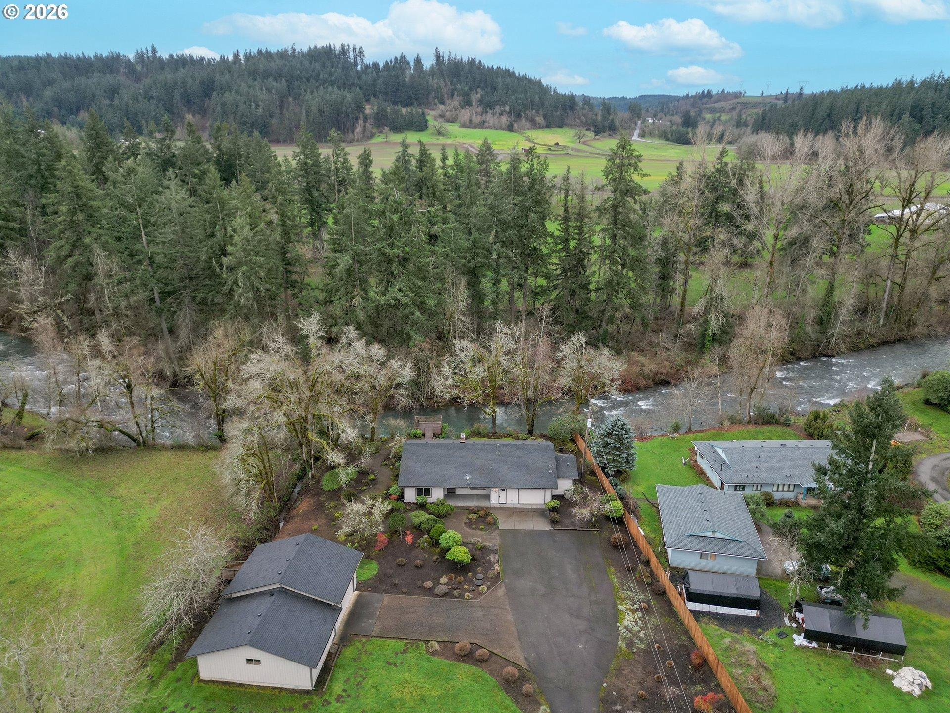 Dancing Fox Ln Ne, Silverton, OR 97381