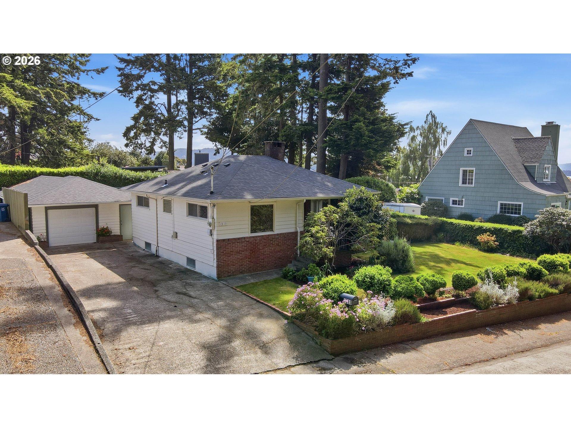 Bayview St, North Bend, OR 97459