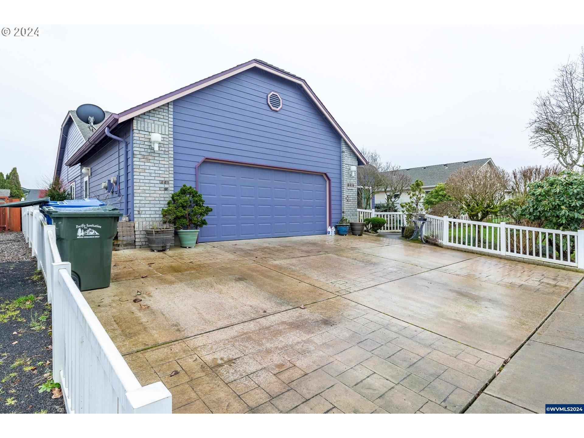 Indian Earth Ave Ne, Salem, OR 97305