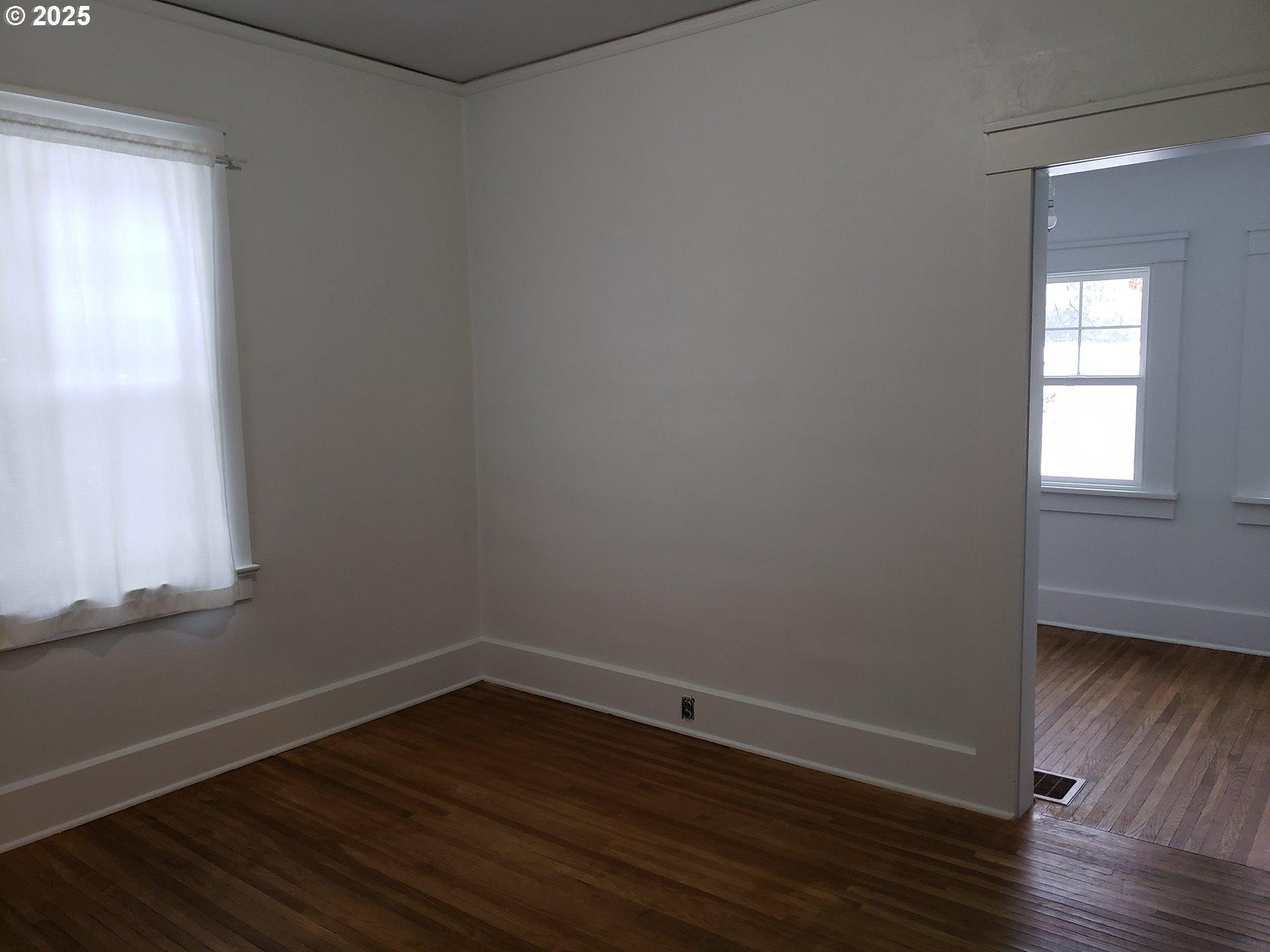 N Holmes St, Wallowa, OR 97885