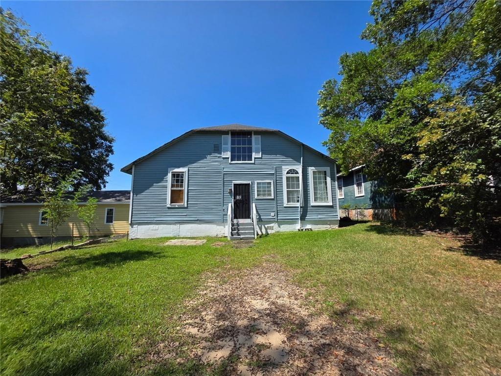 Lake St, Macon, GA 31204
