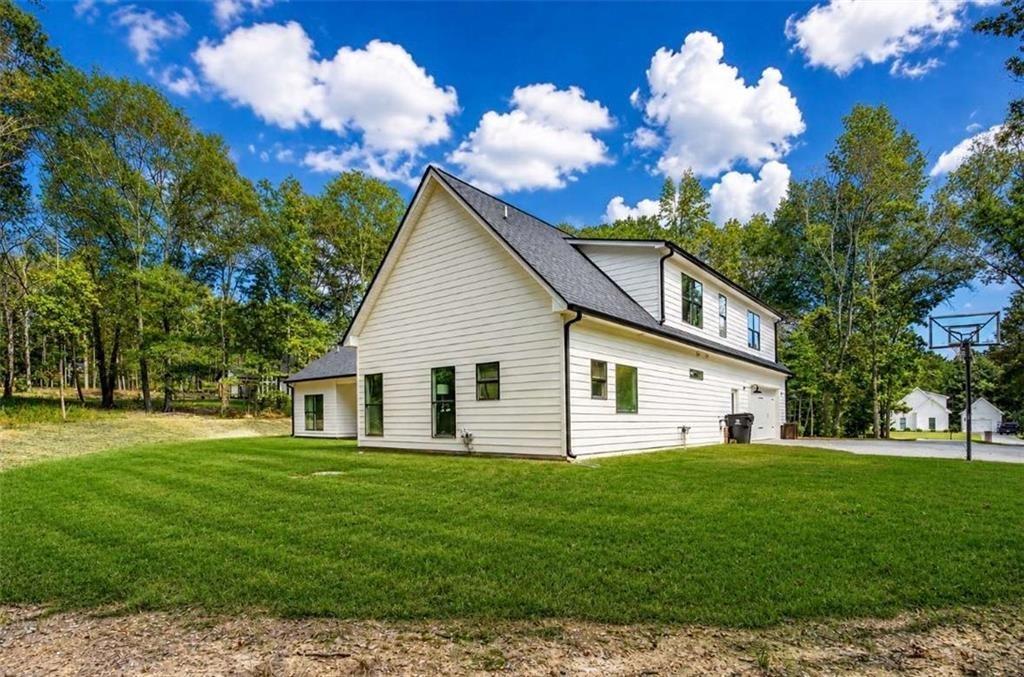Stratford Way, Kingston, GA 30145
