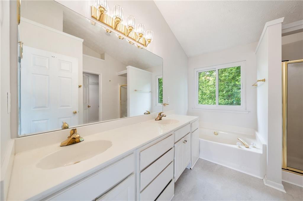 Dalesford Dr, Alpharetta, GA 30004