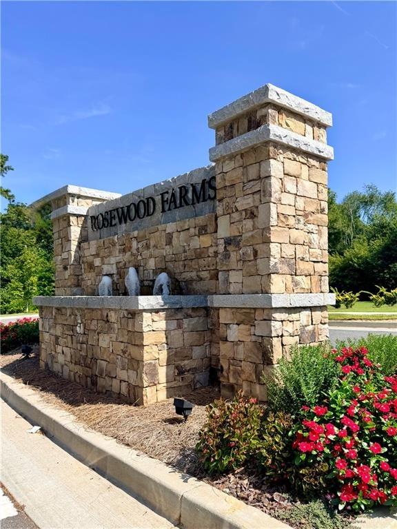 Tulip Sq, Acworth, GA 30101