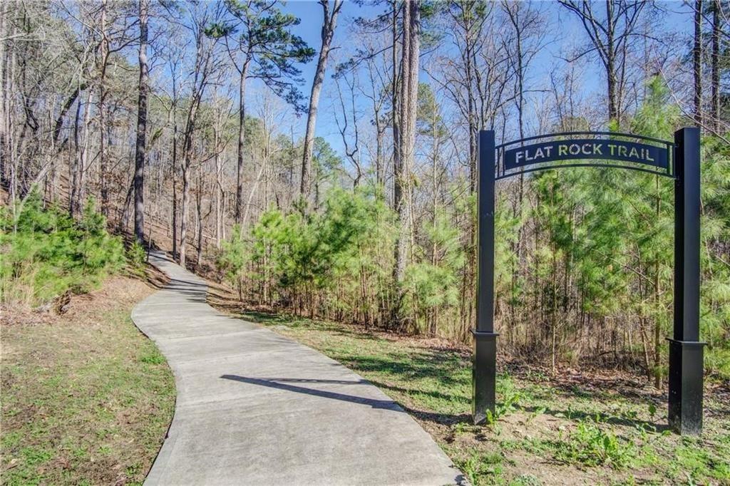 Louie Ct, Waleska, GA 30183
