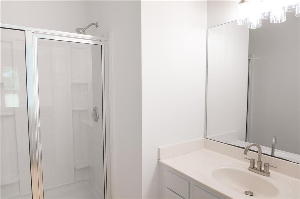 Simonton Crest Dr, Lawrenceville, GA 30045