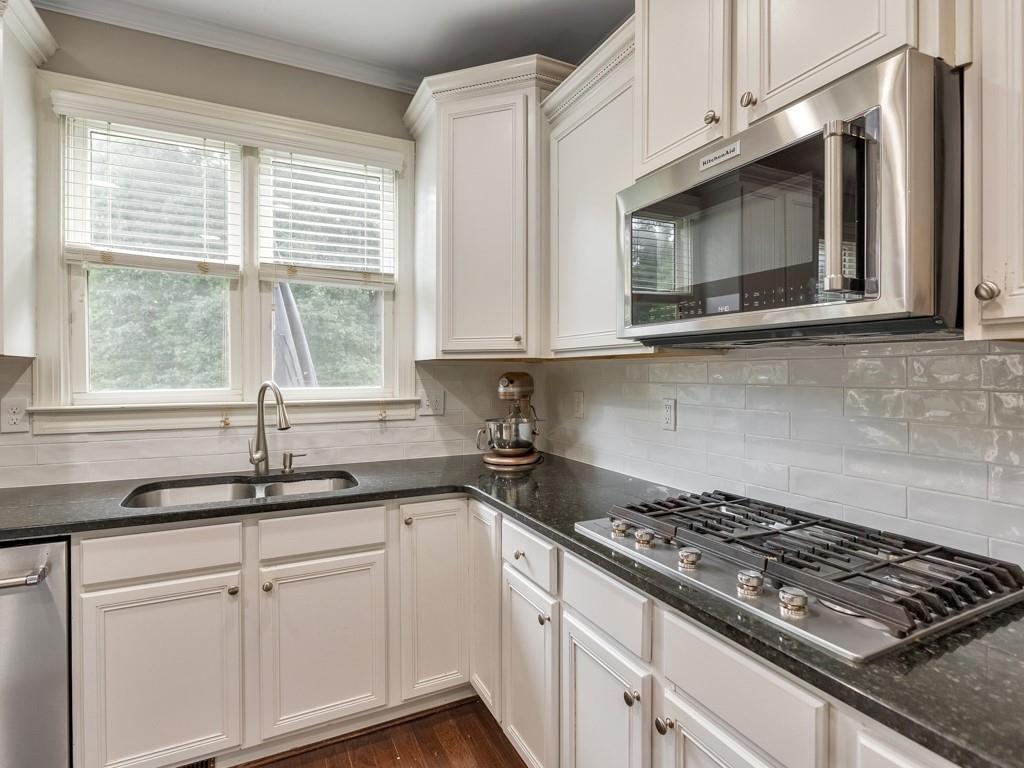 Applewood Ln, Acworth, GA 30101