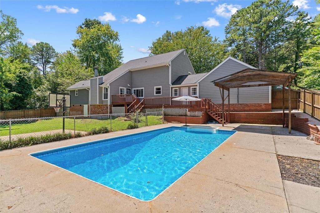 Covie Dr, Dalton, GA 30720