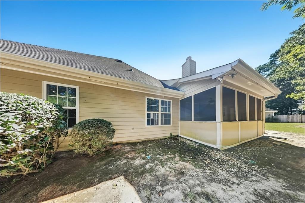 Blue Creek Ln, Loganville, GA 30052