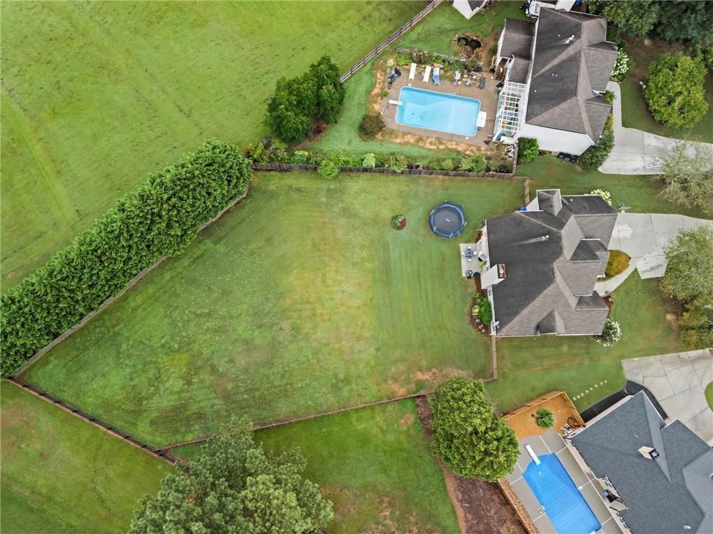 Ember Oaks Cir, Powder Springs, GA 30127