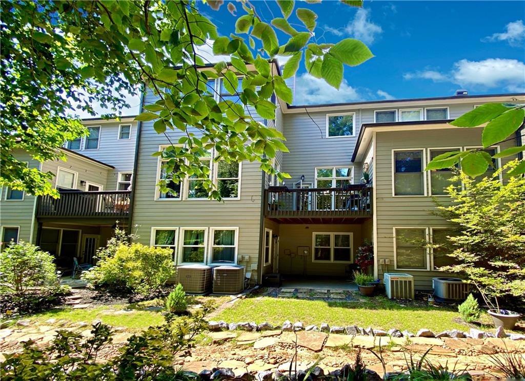 Montclair Ct Se, Smyrna, GA 30080