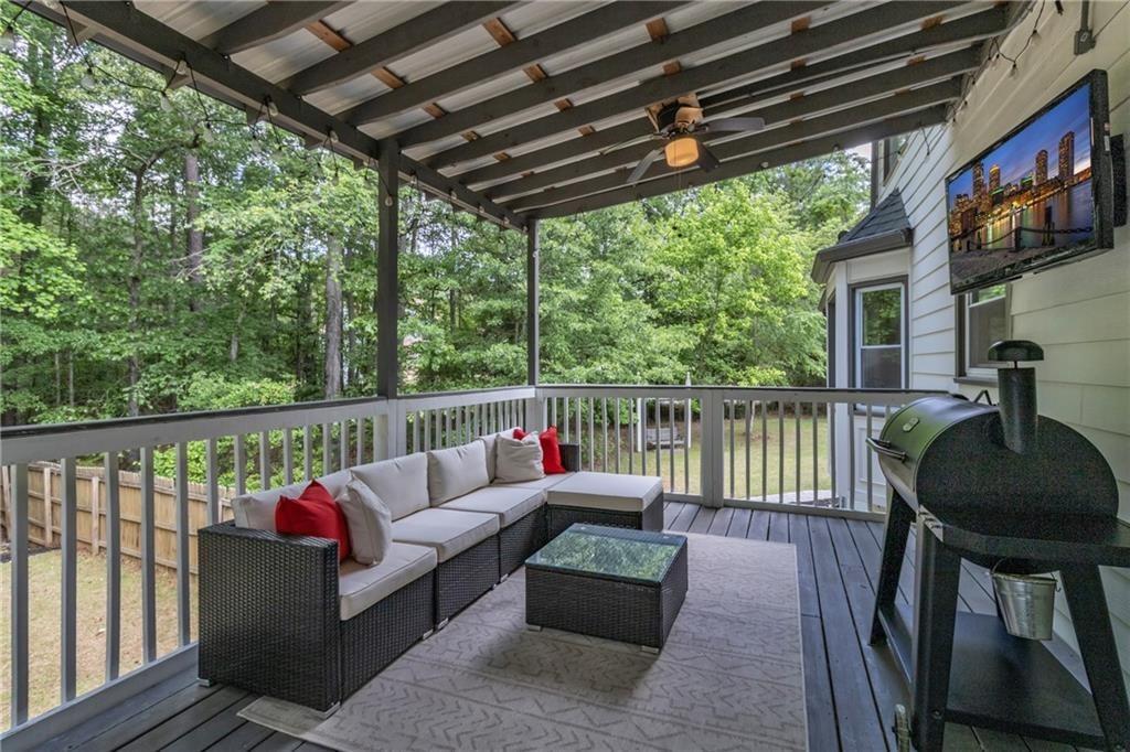 London Berry Ct, Tyrone, GA 30290