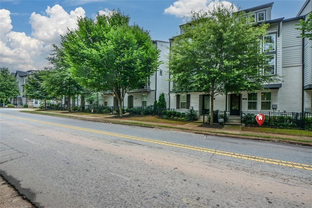 Katie Kerr Dr, Decatur, GA 30030
