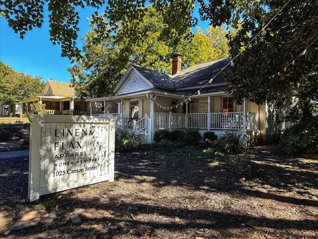 Weatherford Pl, Roswell, GA 30075