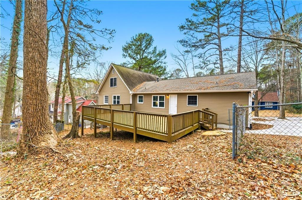 Pine Ridge Dr, Stone Mountain, GA 30087