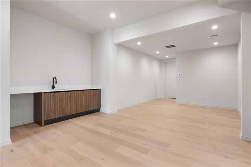 Pauley Pl, Sandy Springs, GA 30328