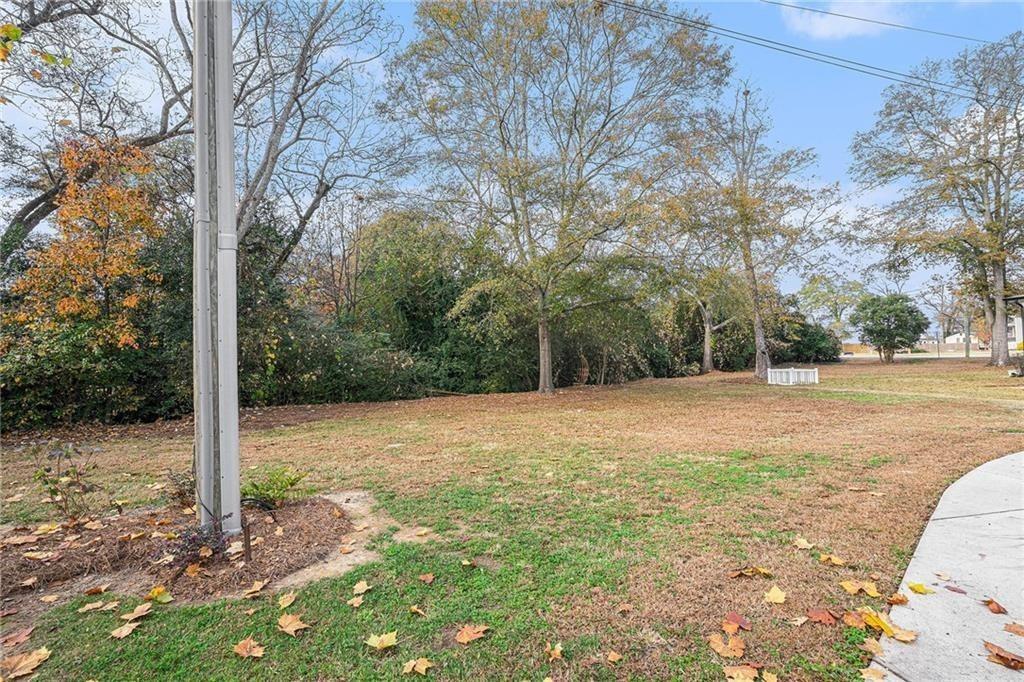 Davis St, Monroe, GA 30655