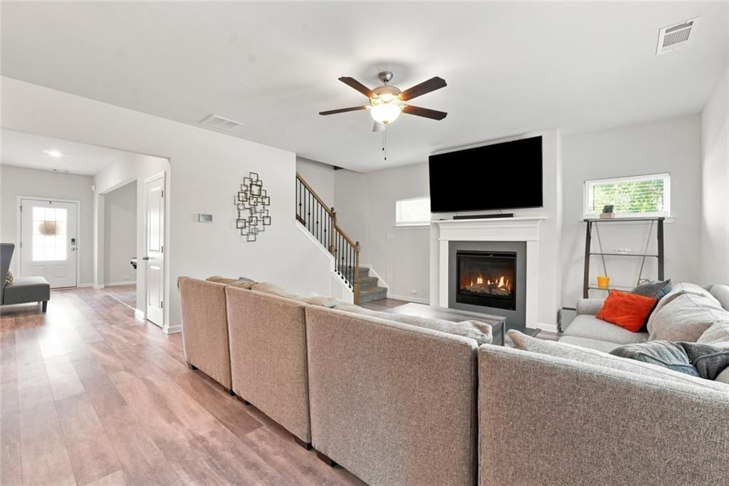 Azure Grove Ct, Marietta, GA 30008