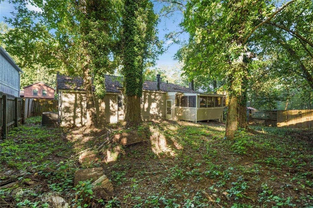 Mainstreet Lake Dr, Stone Mountain, GA 30088