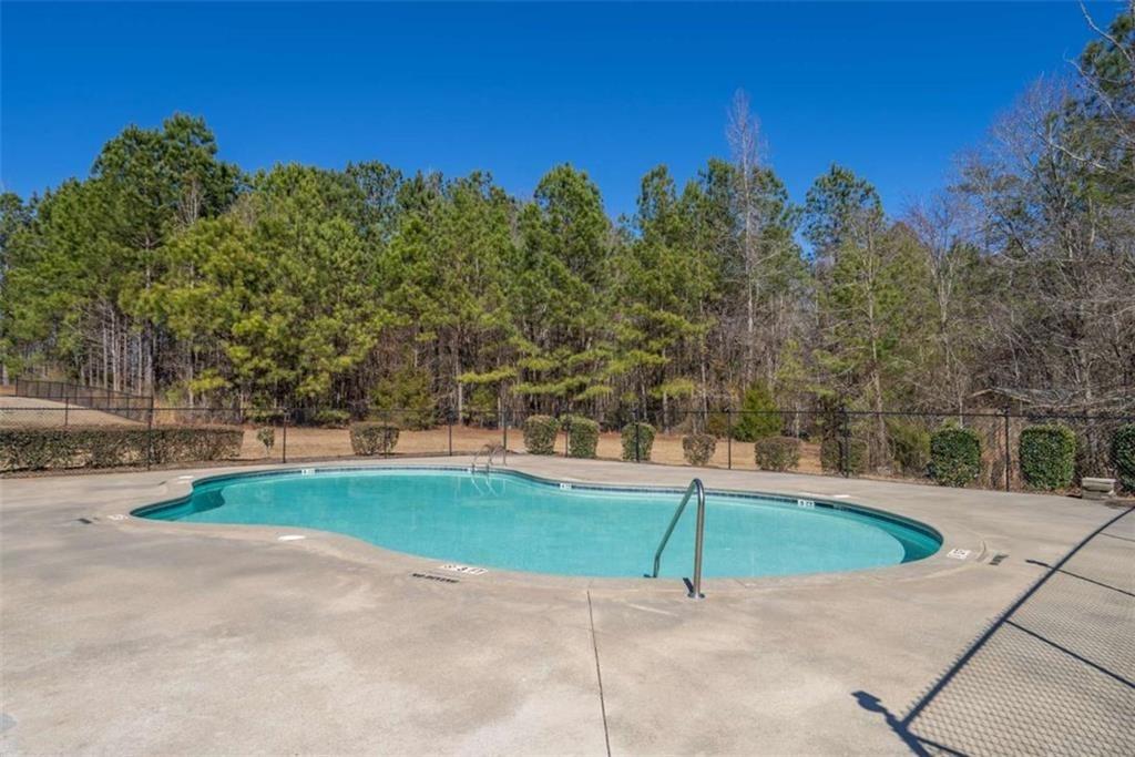 Leslie Ct, Eatonton, GA 31024