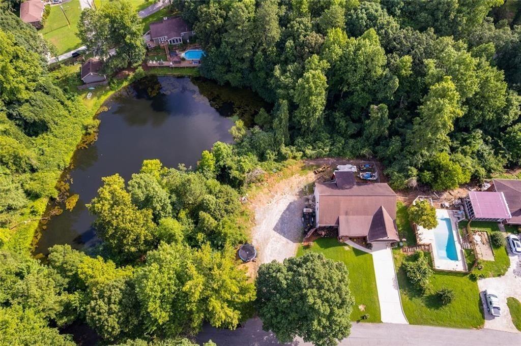 Bobs Dr Sw, Mableton, GA 30126