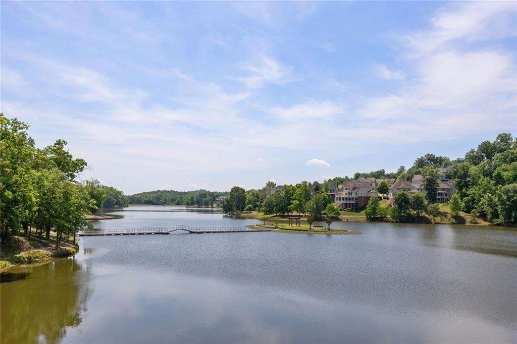River Rock Dr, Flowery Branch, GA 30542