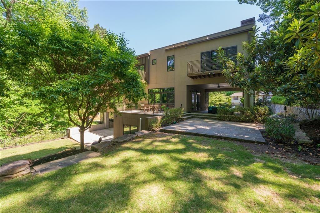Larchmont Cir Nw, Atlanta, GA 30318