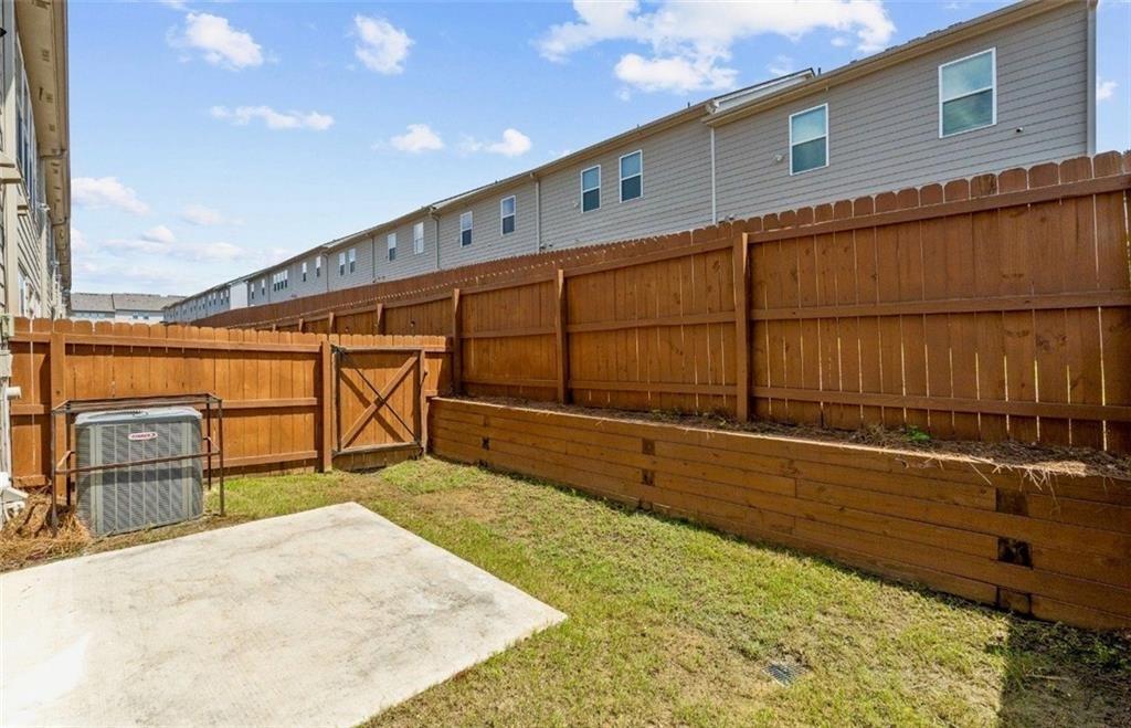 Squire Ct, Fairburn, GA 30213