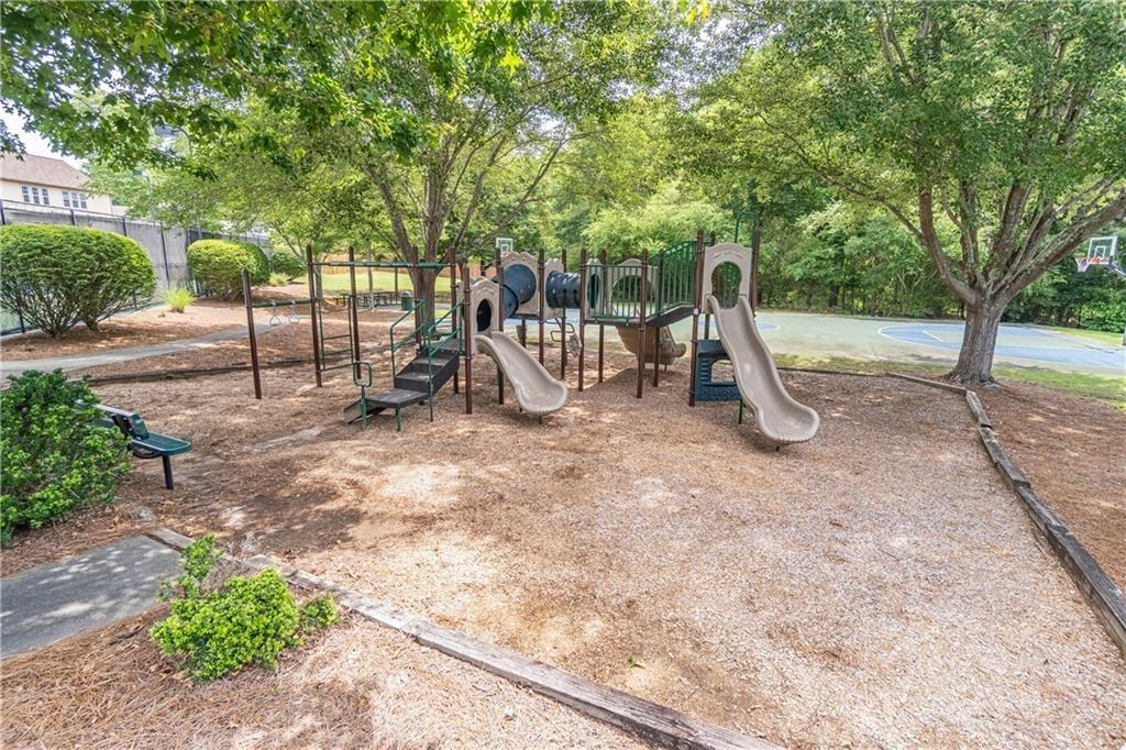 Albrighton Ct, Suwanee, GA 30024
