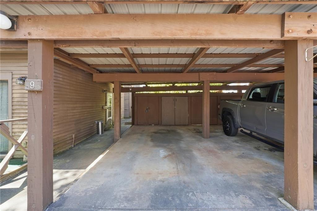 Willowick Dr, Lithonia, GA 30038