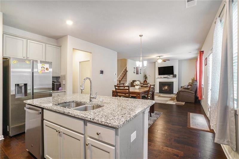Gladstone Cir, Lithonia, GA 30038