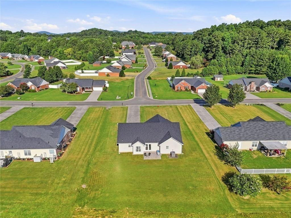 Brookstone Dr Sw, Calhoun, GA 30701