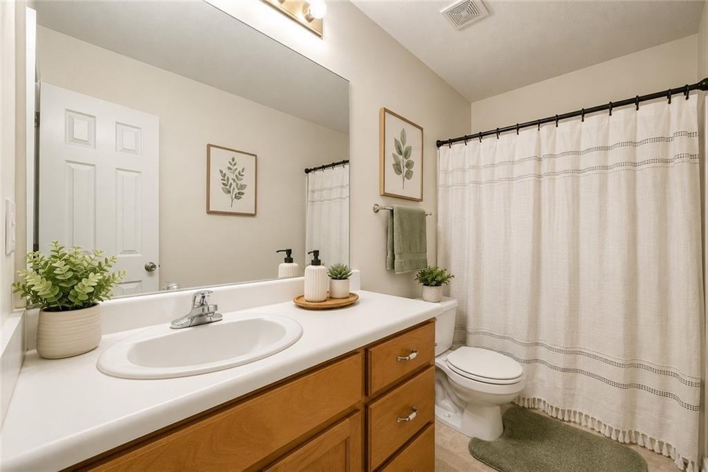 E Broad St, Athens, GA 30601